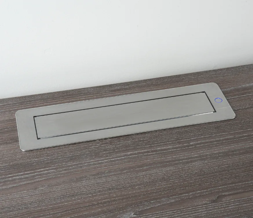 VT3 | 3 Gang, 2 USB 5V A + C Motorised Socket (stainless steel)